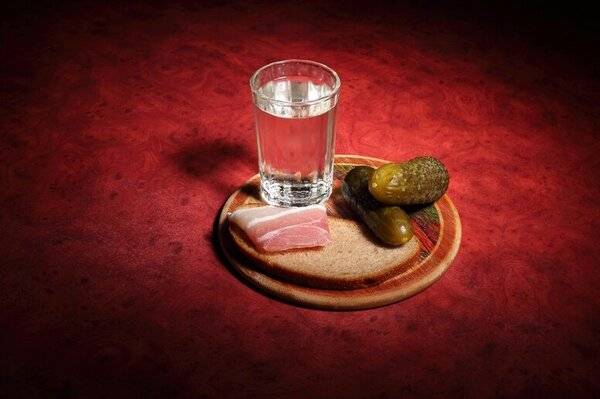 рюмка водки.jpg